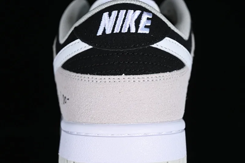 All Categories Nk SB Dunk Series Nk SB Dunk Low Low-top sneakers Cost-effective version Nk Dunk Low Black dust color SB smashed backboard fashion casual sneakers DO9776-001